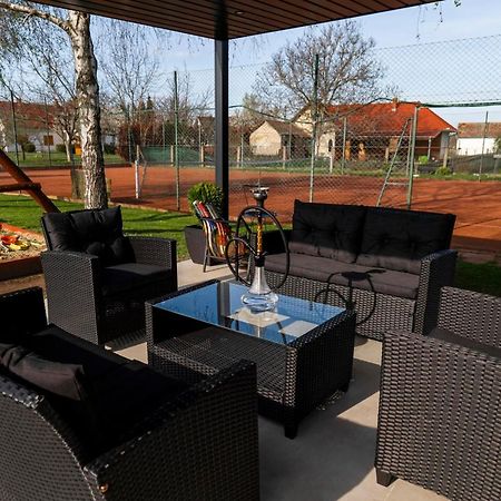 Tenisz Vendeghaz Ordacsehi Exteriér fotografie