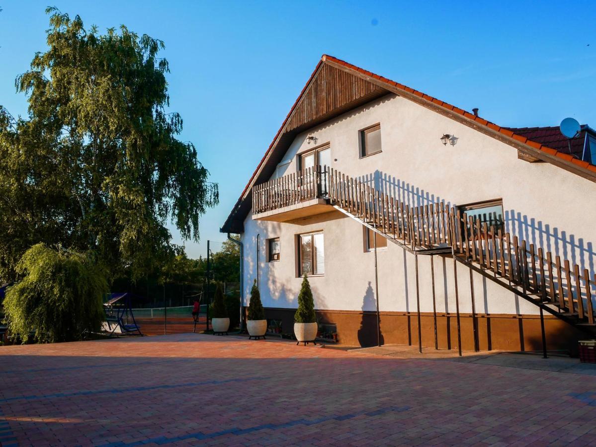 Tenisz Vendeghaz Ordacsehi Exteriér fotografie