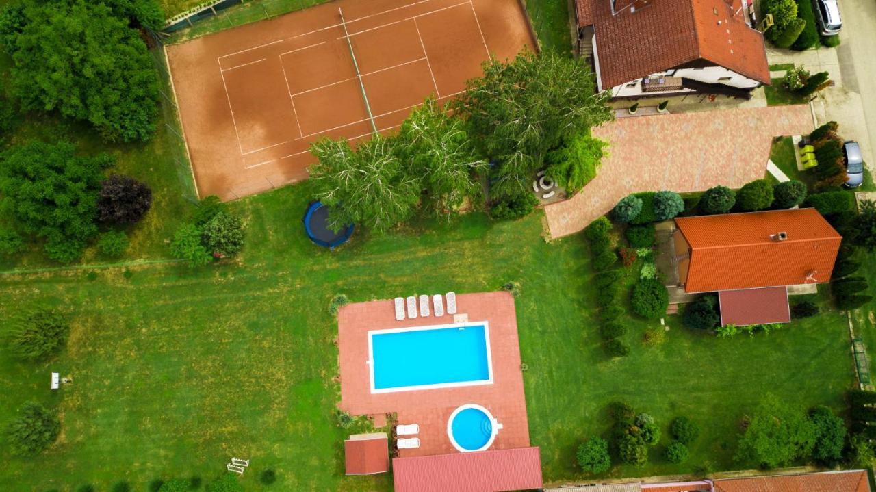 Tenisz Vendeghaz Ordacsehi Exteriér fotografie